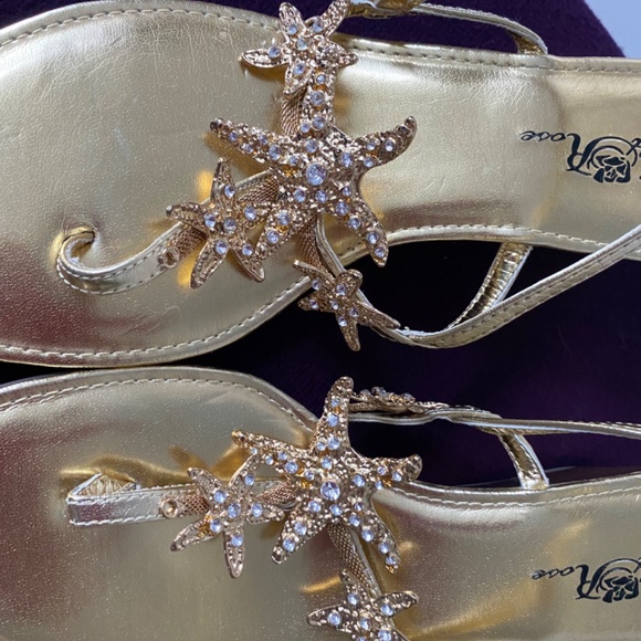 Gold    Wild Rose   Sandals - Picture 2 of 8